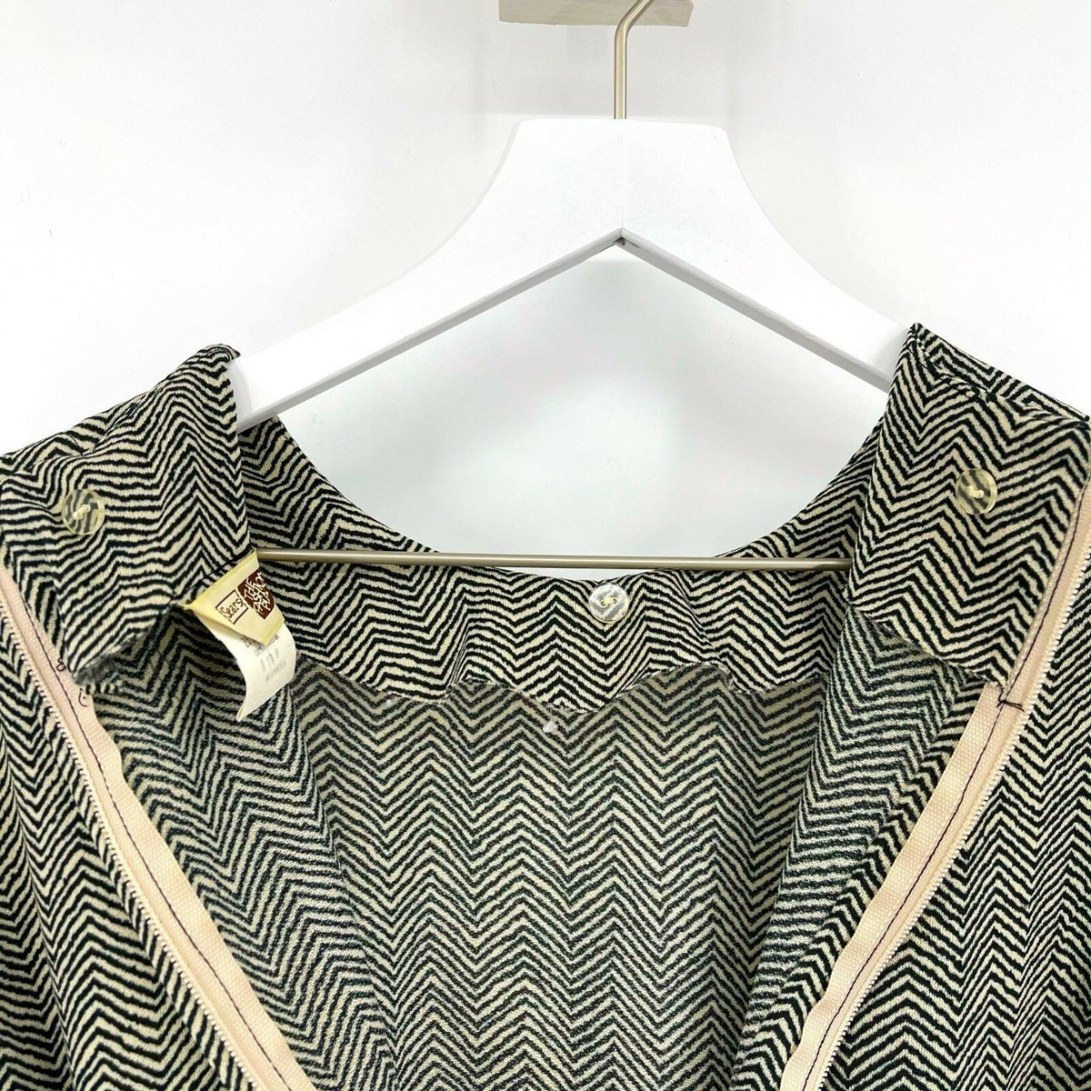 Vintage 70s Sears Womens 14P Black Cream Zigzag Striped