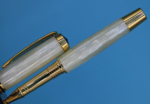Artisan Jr. Gentlemen's Rollerball Pen in 10k Gold with Awabi Abalone Shell MOP - 第 1/13 張圖片