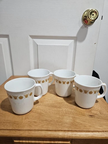 Vintage Corning Corelle Butterfly Gold Set Of 4 Glass Coffee Mugs Cup