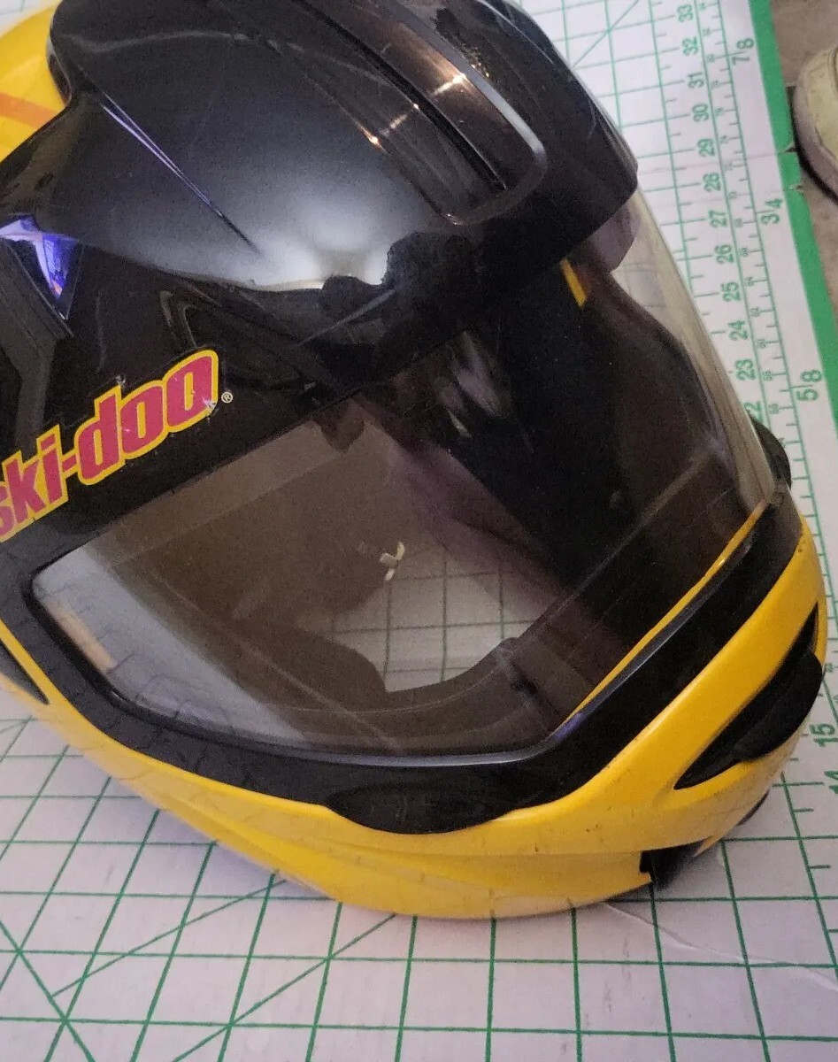 Bombardier SkiDoo Snowmobile Helmet Modular Technology Revolution med