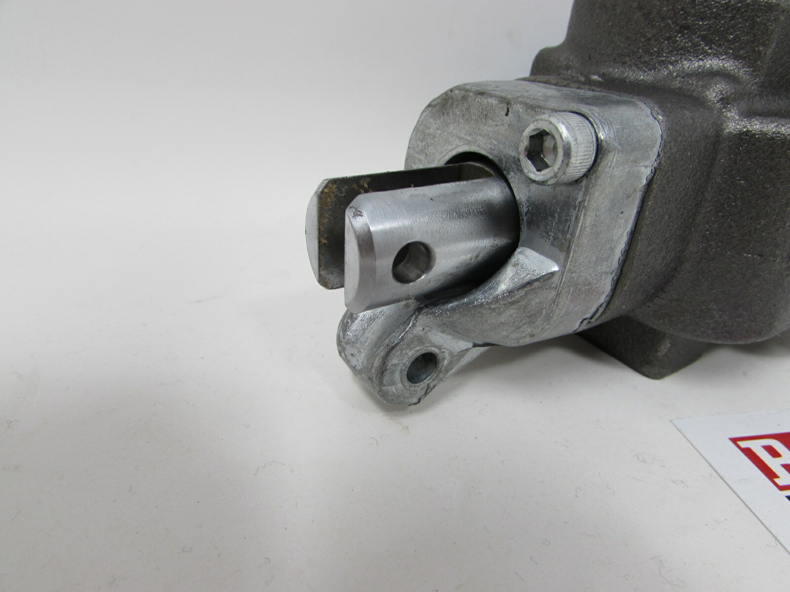 BANDIT WOOD CHIPPER HYDRAULIC FORWARD / REVERSE VALVE P/N 900390989