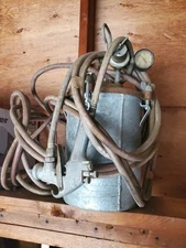 Spray Paint Pressure Pot Tank 5 gal Metal Pressure Feed Paint Tank, Hoses, Gun