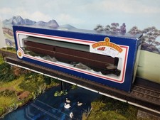Bachmann 34-650 (OO) 63' Thompson BG Full Brake in BR Maroon No 'E19E'.