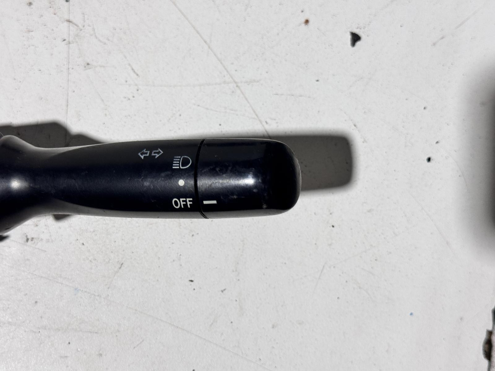 Toyota Kluger Flasher Switch GSU40 05/2007-12/2013 - thumbnail 2