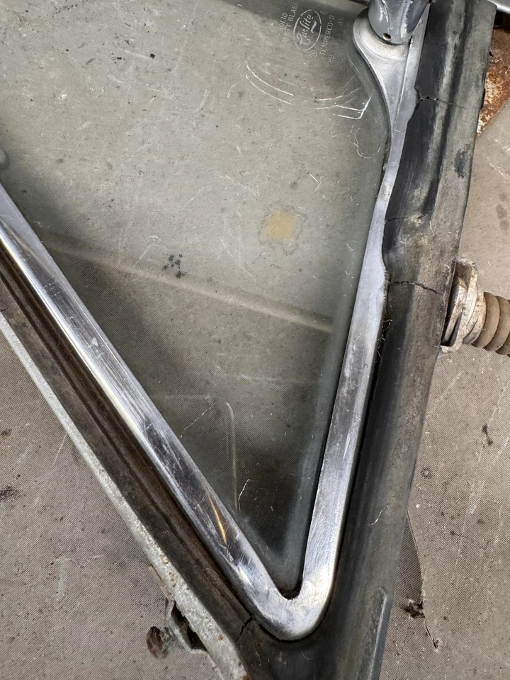 Ford Galaxie 1961 1962 sedán ventana de ventilación marcos de vidrio personalizados 500 LH RH Park Lane Foto 2 de 4