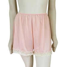 Vintage Lace Trimmed Pull On Slip Shorts Lingerie in Peachy Pink WOMEN'S MEDIUM
