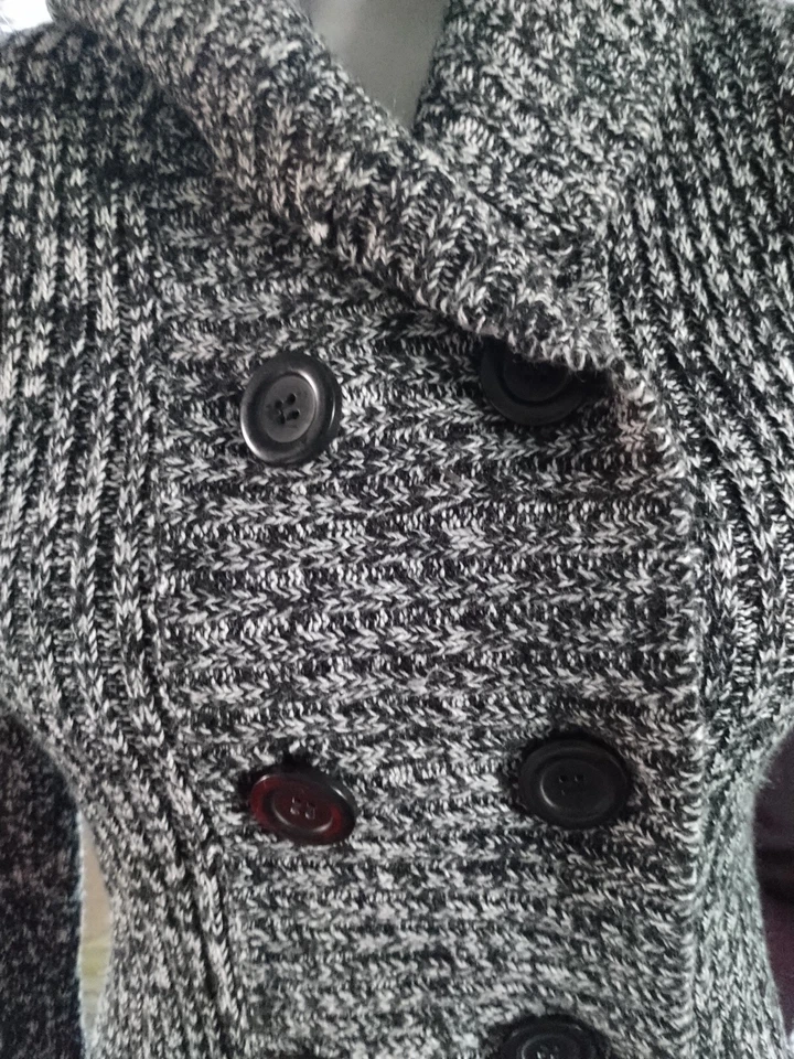 Suéter largo de doble botón para mujer Carol Rose talla S carbón Foto 3 de 4