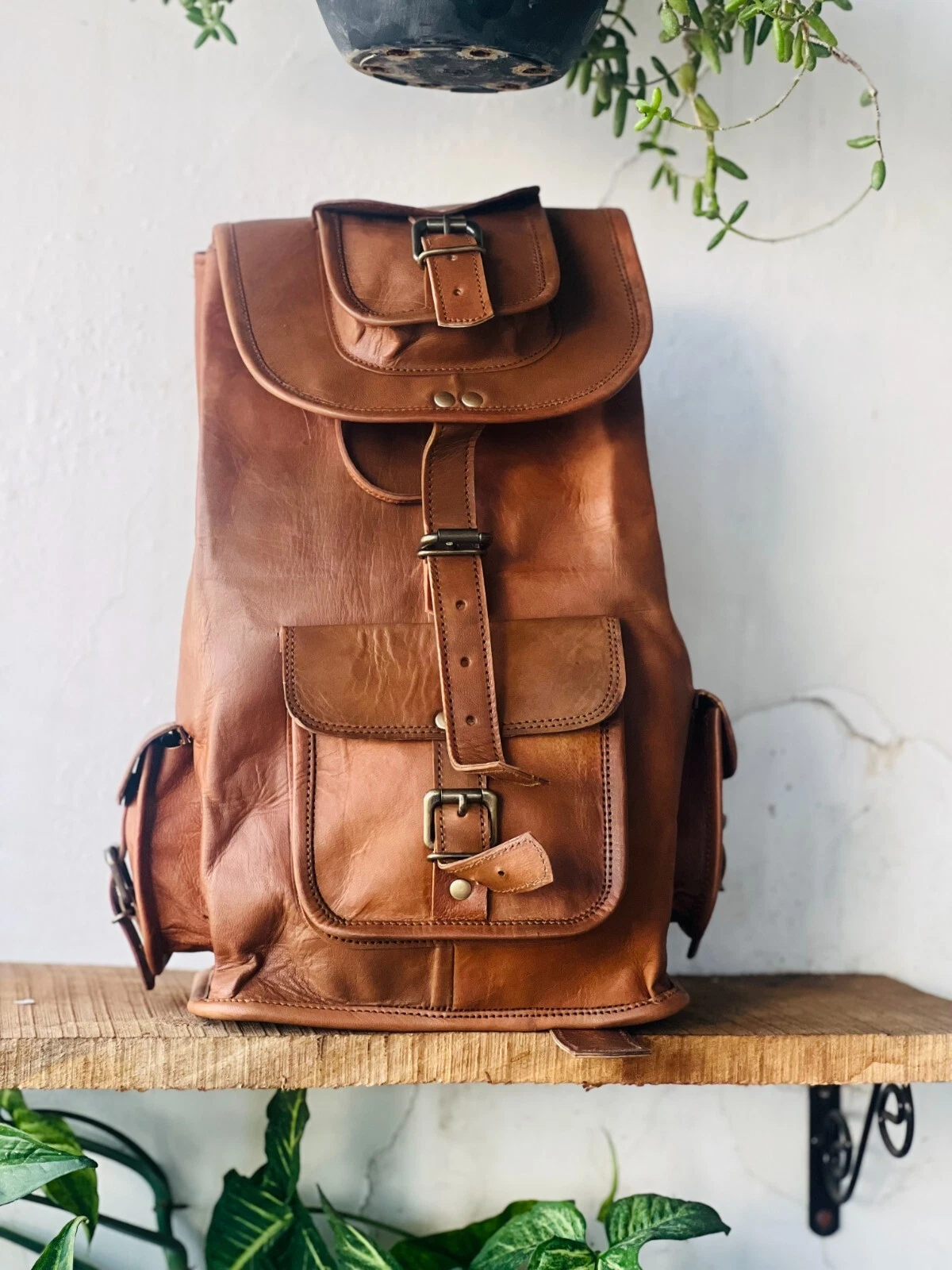 18" New Large Refined Leather Backpack Rucksack Travel Bag For Men's and Women's
Opens in a new wind
