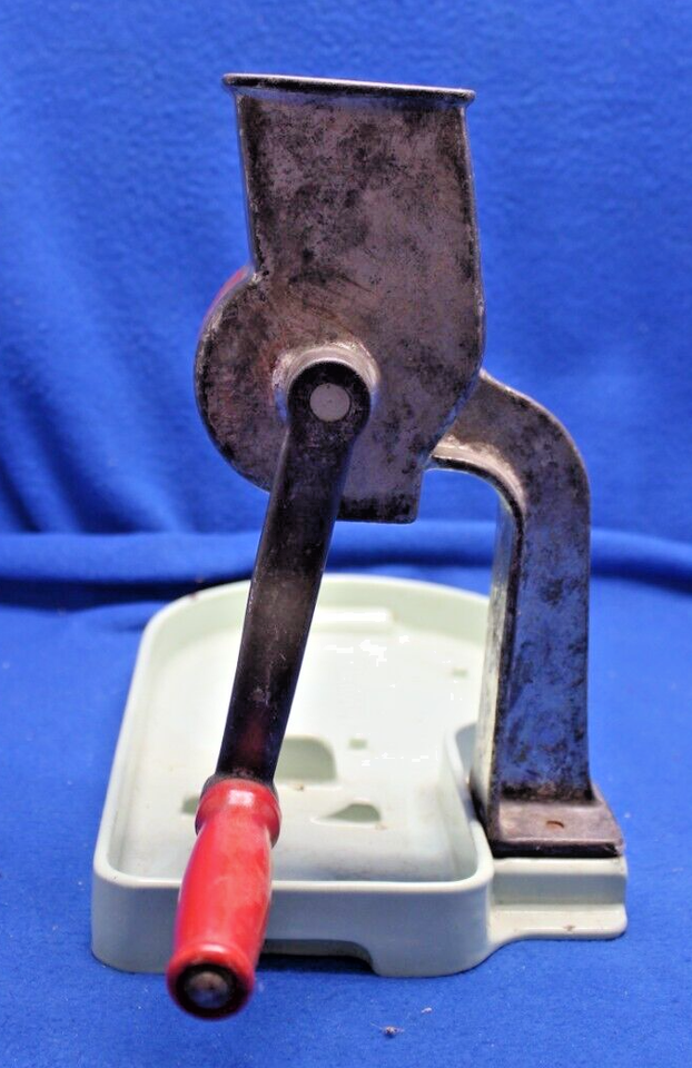 Vintage DeLuxe "Lightning" 1 Quart No. 1104 Hand Crank Ice Cream Maker