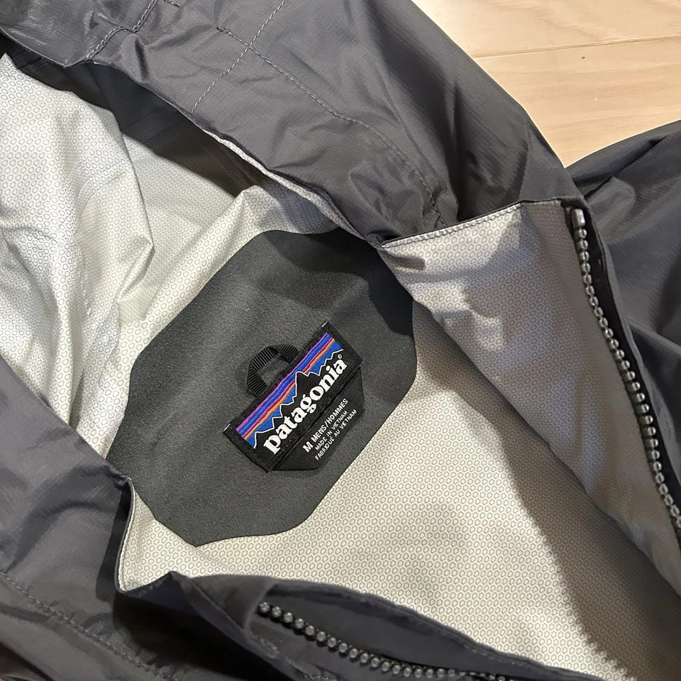 Patagonia Torrentshell Jacket Gray Long Sleeve Men’s Medium - Image 3 of 4