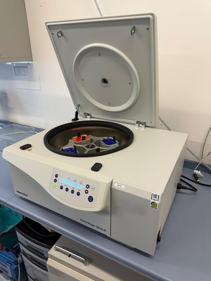 Eppendorf 5810 R Centrifuge Tisch Zentrifuge Gekühlt refrigerated Nr. 408