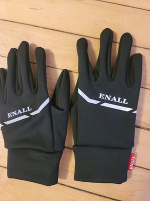 ENall Women's Size Medium Cold Weather Winter Gloves NWT Warm and Soft With Grip