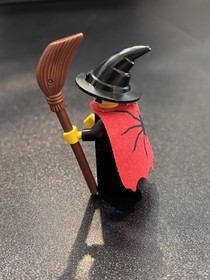 Lego Castle Fright Knights Witch Minifigure w/ cape 6097 6087 6037 cas032