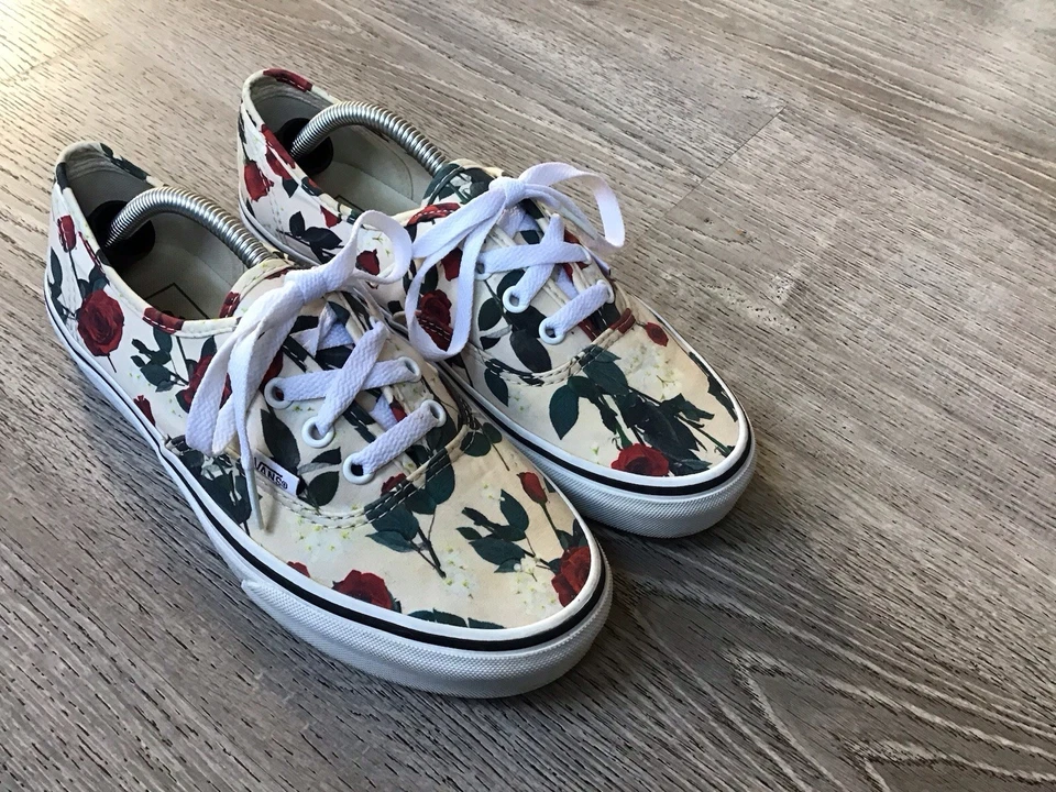 VANS Auténticos Zapatos Mujer Talla 7.5/Hombre 6 Rosas Flor Floral Patín Foto 2 de 4