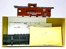 ATHEARN/BEV-BEL HO U/A DELAWARE & HUDSON "SHIELD HERALD" 29' CABOOSE #35798