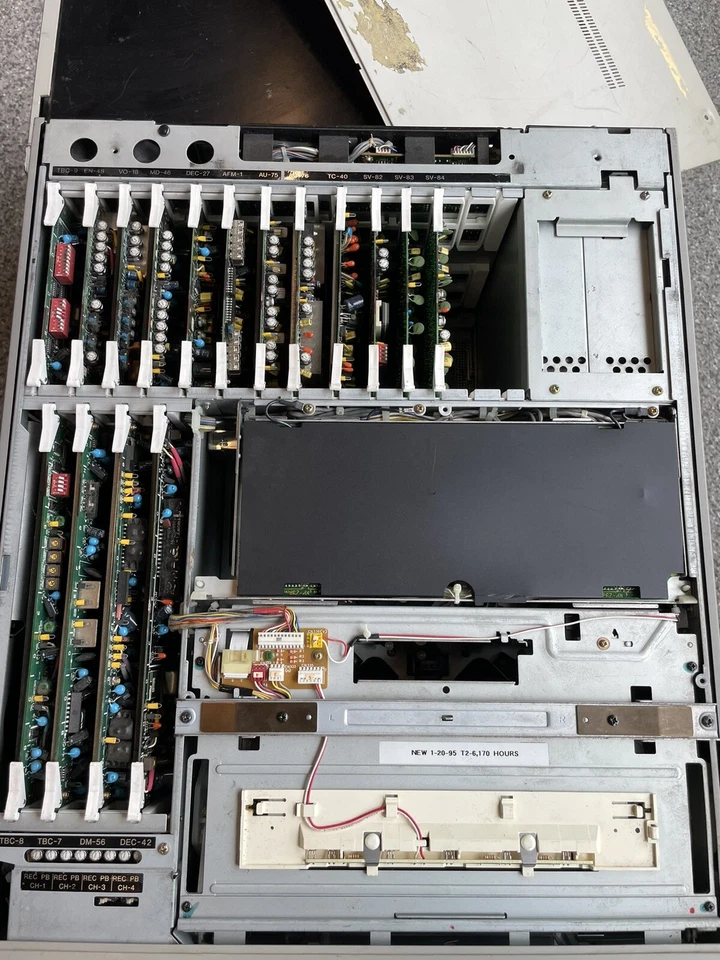 Sony BVW-70 SP Video Cassette Grabadora Betacam AC 100 240V 240W 50/60Hz PIEZAS Foto 4 de 4