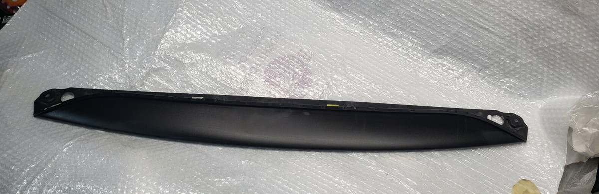 Derrière JAGUAR E-PACE X540 REAR BUMPER LOWER CENTER COVER INSERT
