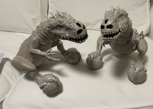 2 funktionierende Jurassic World Zoomer Dino RC INDOMINUS REX ferngesteuerte Dinosaurier