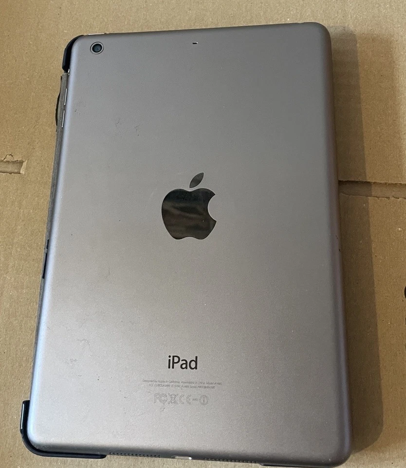 Apple iPad Mini (2nd Generation) - "7.9 Inch - 16GB - Wi-Fi - Space Grey - Image 2 of 2