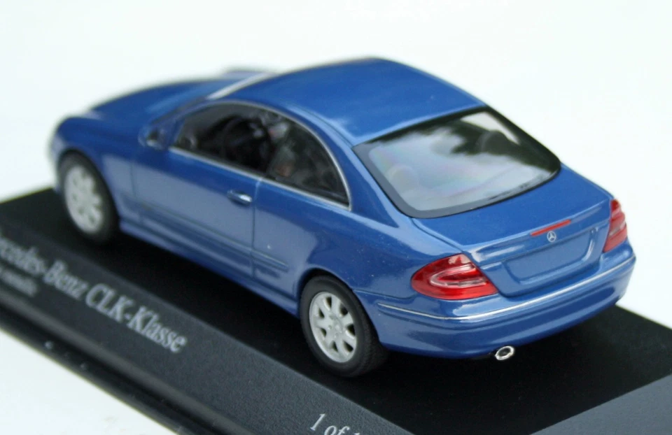 Mercedes CLK Coupé C209 año de construcción 2002-2005, azul jaspe metálico, MINICHAMPS 1:43, ob Foto 2 de 4