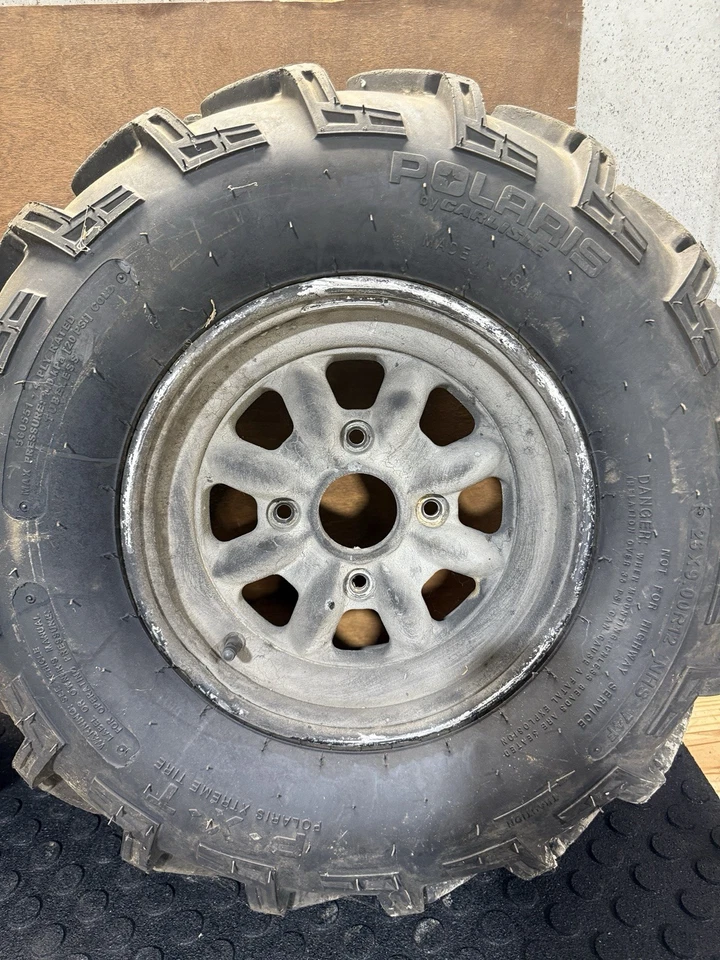 Ruedas y neumáticos traseros Arctic Cat 650 H1 4/115 Foto 2 de 4