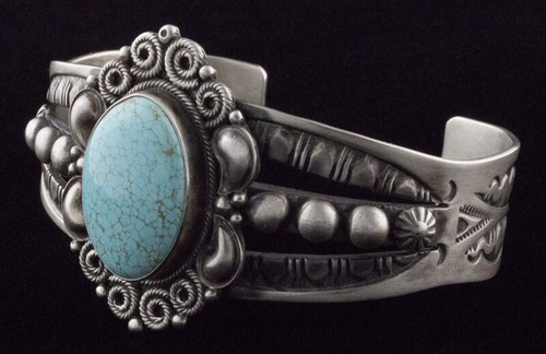 Pulsera turquesa natural #8 del artista navajo Derrick Gordon - Imagen 5 de 7