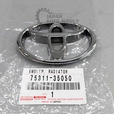 OEM GENUINE TOYOTA 1992-1995 PICKUP 2WD FRONT RADIATOR GRILLE EMBLEM 75311-35050