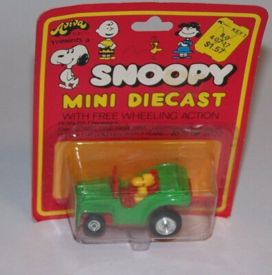Vintage Rare SNOOPY Mini Diecast Woodstock In Love Car Aviva 1965