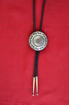 Wunderschöne Bolo Tie (Cowboy Krawatte) Schwarz/Silber