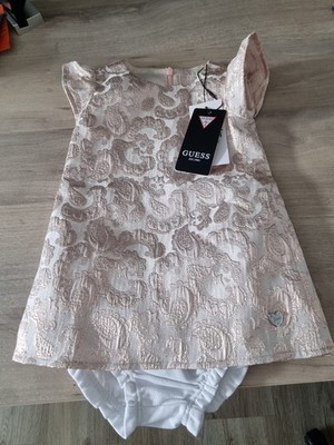 Babykleidchen