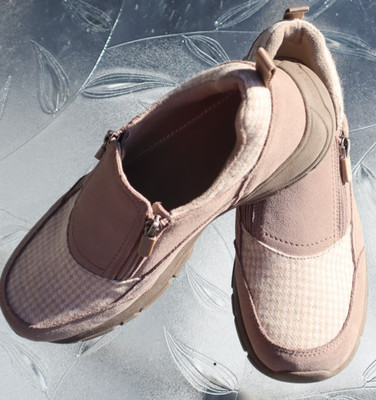 Lands End Shoes Womens Size 9.5 All Weather Insulated Leather Zip Tan suede