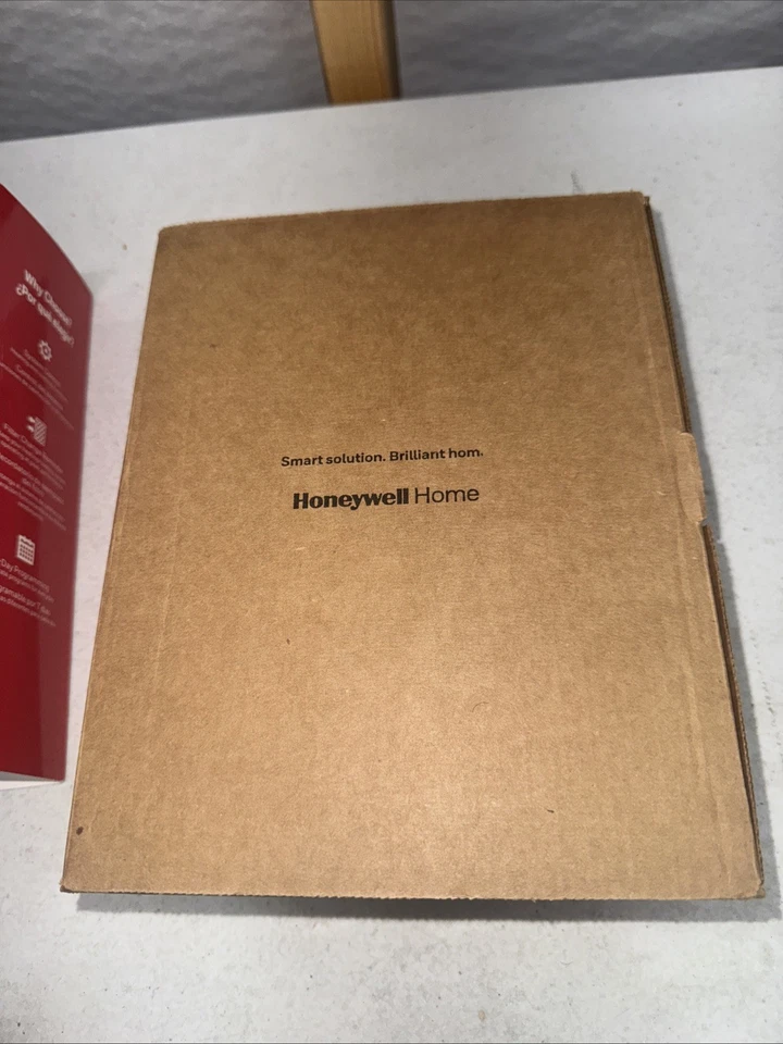 Honeywell Home RTH7600D White Digital 7-Day Programmable (LIGHTLY USED!) - Image 3 of 4