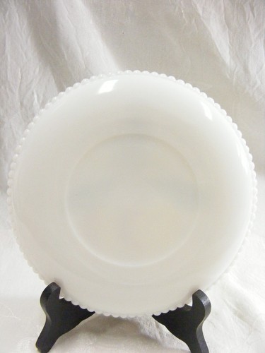 Vintage Westmoreland Milk Glass Beaded Edge Fruit Luncheon Salad Plate Peach - Picture 2 of 4