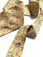 HERMES VINTAGE FOREST BUTTERFLIES DANCING TIE TREE WOODS HIGH END FRANCE YELLOW