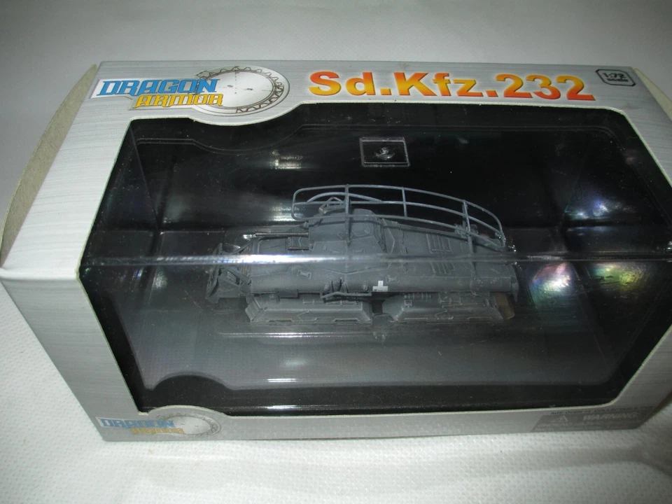 DRAGON 1:72 GERMAN SD.KFZ.232 RAD 8   1.DIV (MOTORISIERT)  LAH  1939 - Image 2 of 4