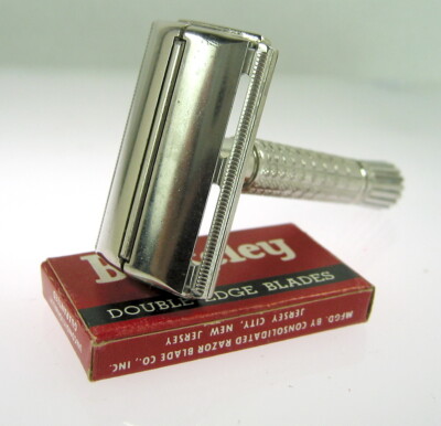 Gillette 1960 F1 Super-Speed One-Piece Safety Razor Berkeley Blade