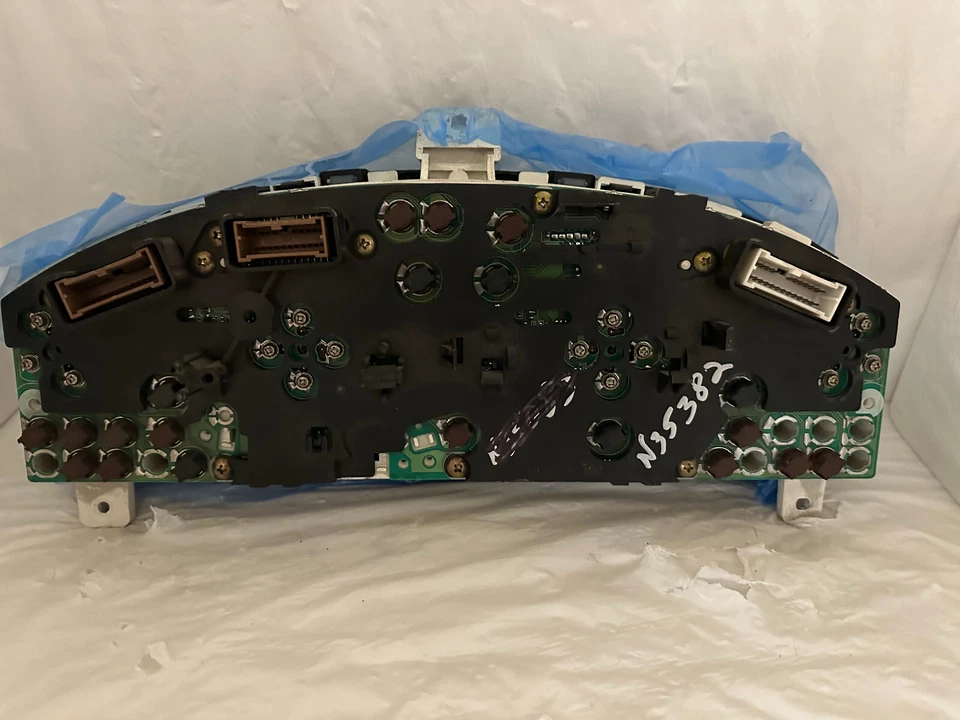 Cuadro de instrumentos velocímetro 00 Nissan Máxima SE 127.607 millas lente agrietada Foto 2 de 3