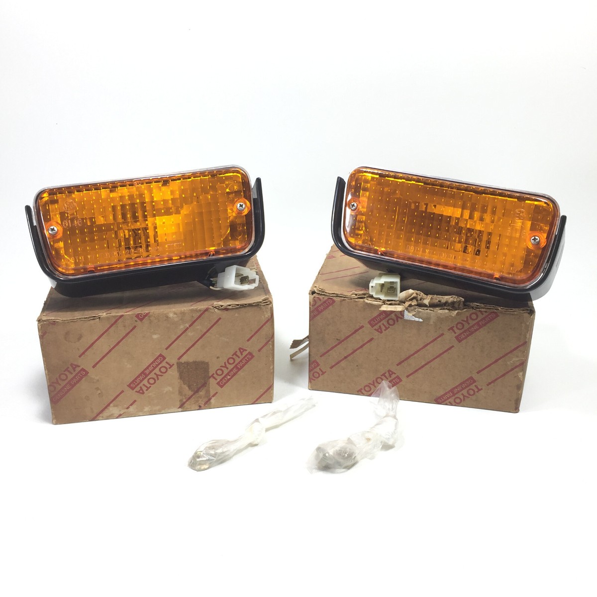 その他 RT-49512 Toyota Corona RT130 TT132 XT130 Front Turn Signal Light Lamp RH LH