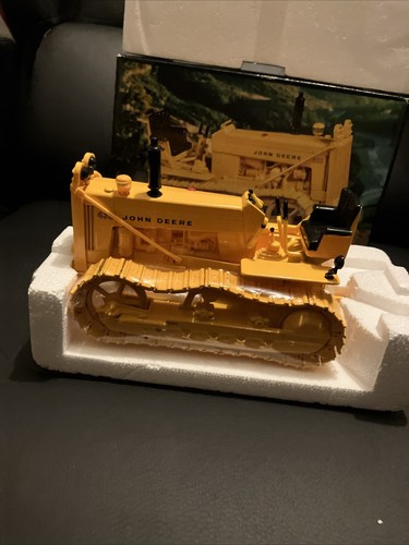 Ertl 1/16 John Deere 430 crawler - Picture 8 of 14