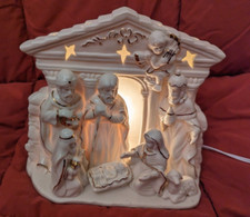Christmas Wonder - Nativity Night Light - Ivory & Gold - NIB