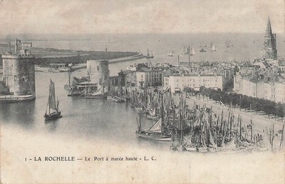 La Rochelle, the port at high tide. 15269