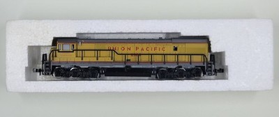 Minitrix 32016 N scale U-28 Union Pacific #2906 Diesel Locomotive