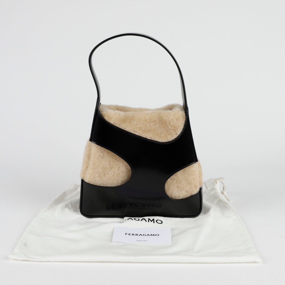 【関税&送料込】Salvatore Ferragamo Cut Out Nero Salvatore Ferragamo Cutout Shoulder Bag 24 1241 125702605 | eBay