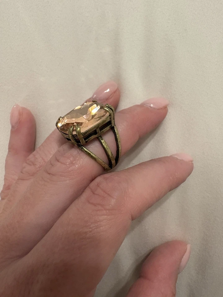 Anillo de cóctel Chloe e Isabel Foto 3 de 4