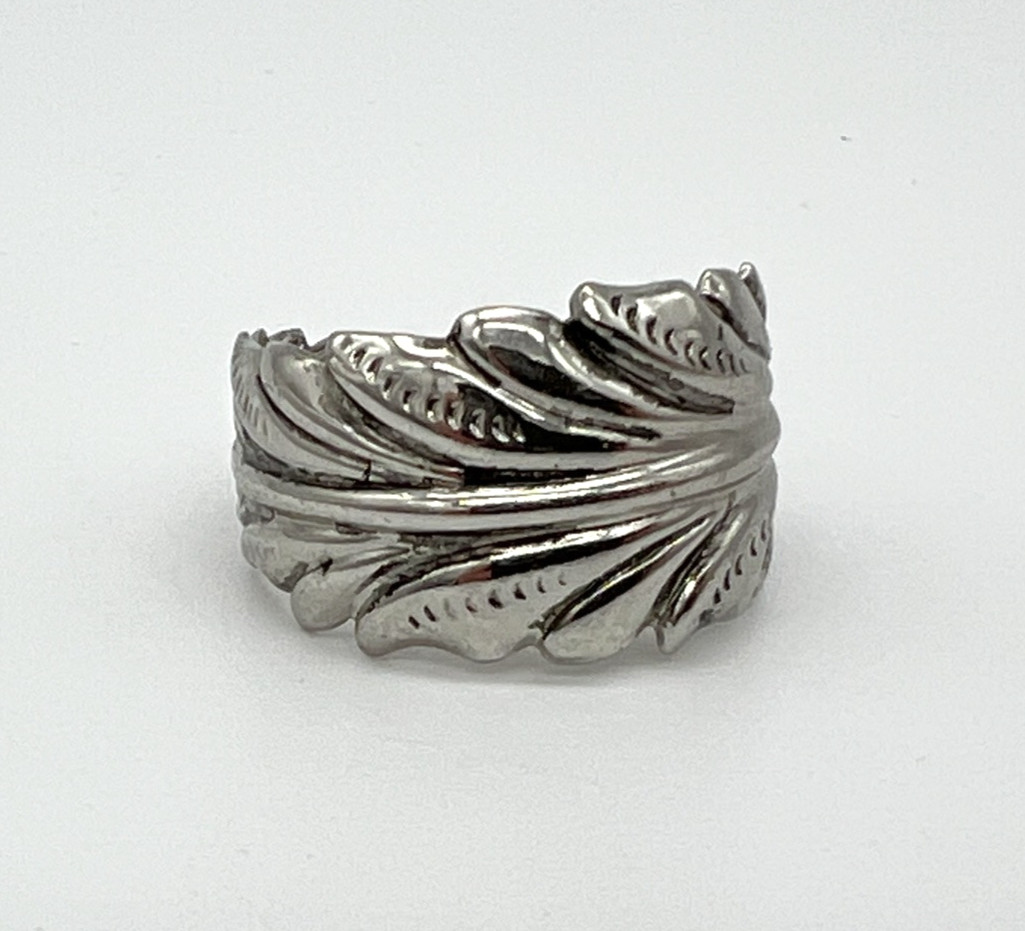 Vintage Silver Tone Leafy Pattern Adjustable Ring - image 2