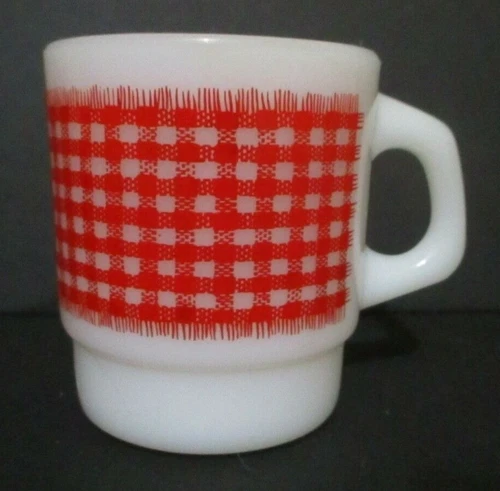 (1) Anchor Hocking Fire King Red Checkered Mug Gingham EUC