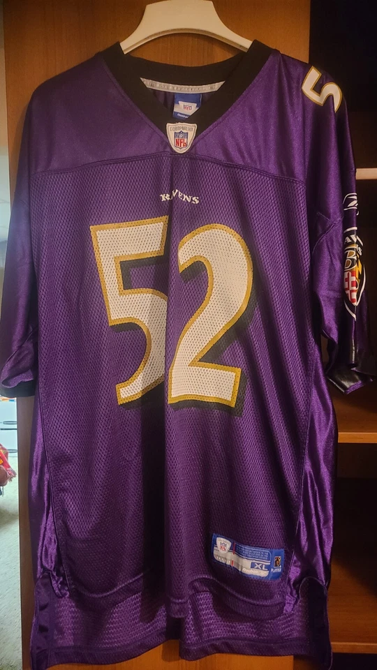 Lote de sudadera con capucha (M) de los Baltimore Ravens NFL (XL) y sombrero (M/L) Foto 2 de 4