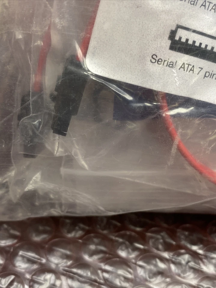 Bag of 20 StarTech LSATA18 18in Latching SATA Cable Male SATA - 18 - Red - Image 4 of 4