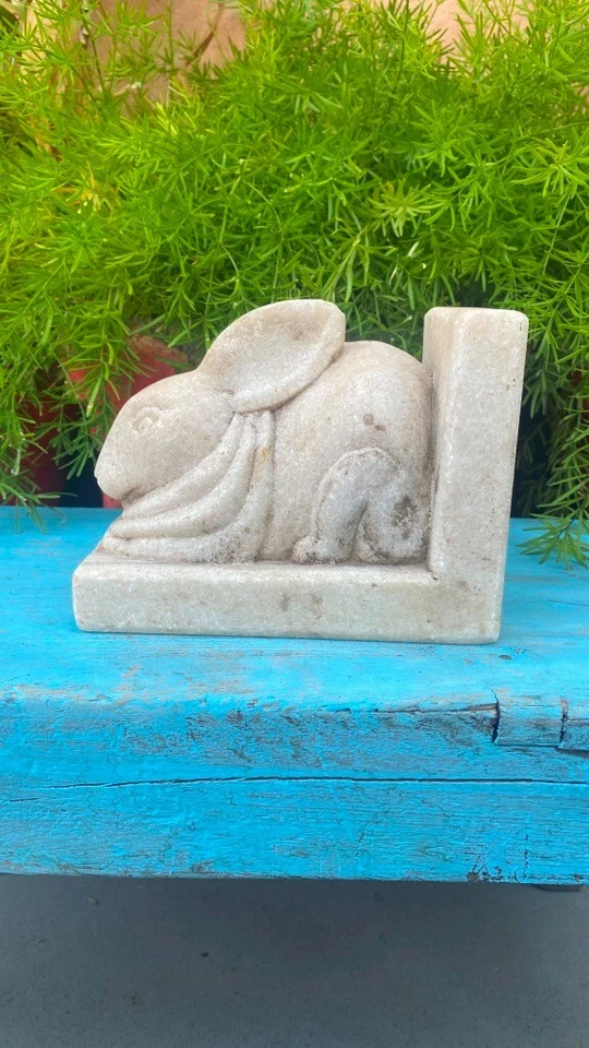 Antigua estatua escultura de conejo caminando finamente tallada a mano de piedra de mármol de 1800 Foto 2 de 4