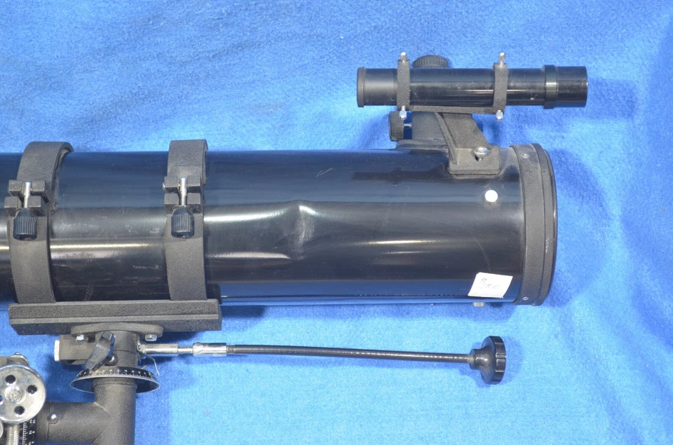 ORION SPACE PROBE 4.5 EQ EQUATORIAL REFLECTOR TELESCOPE AS PICTURED - Image 2 of 4